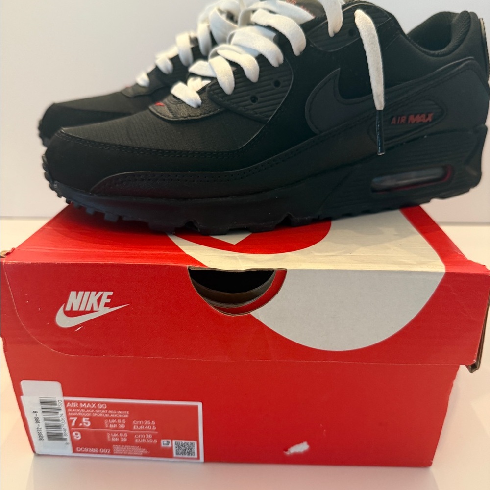 Nike Air Max Plus Black and Red - Picture 3 of 9